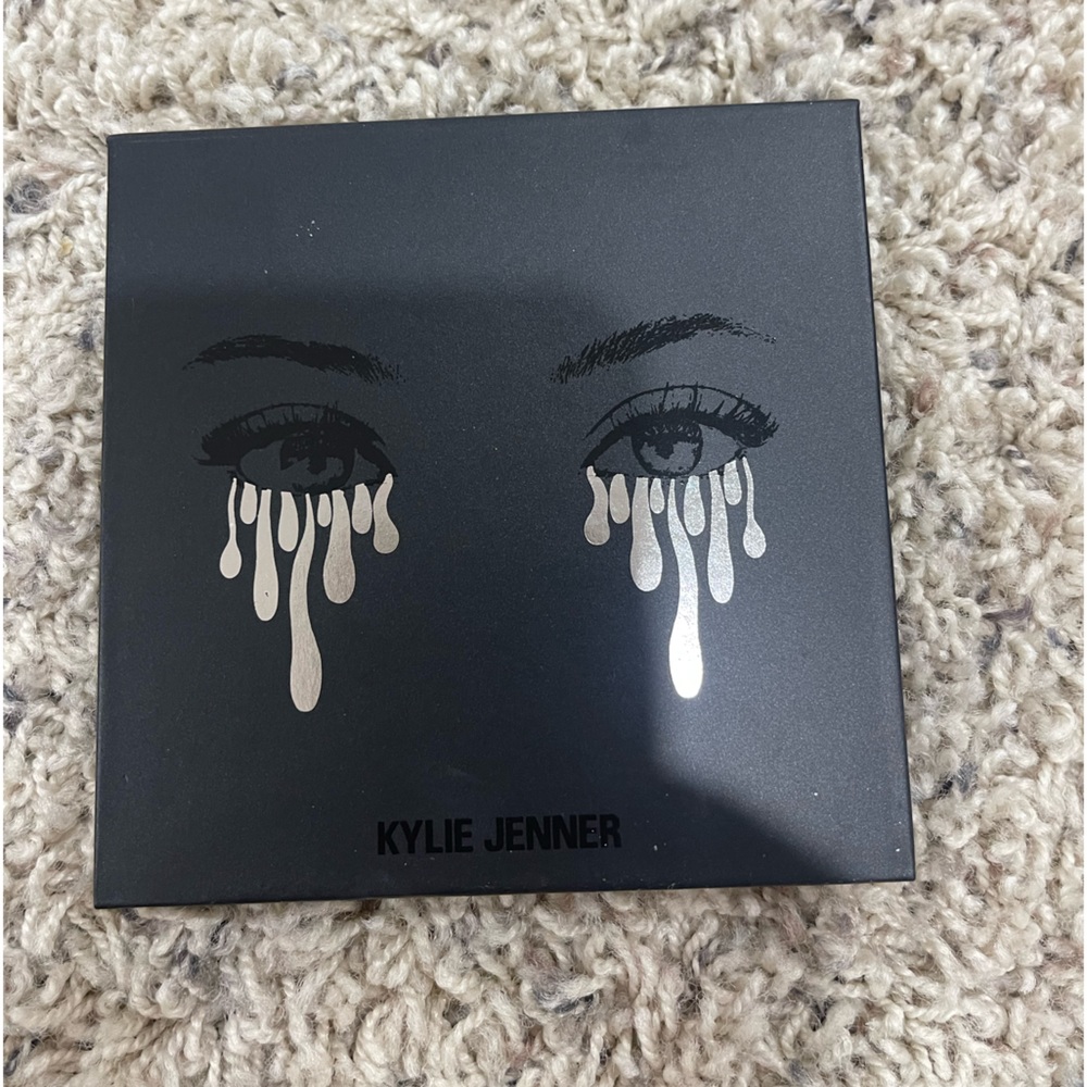 kylie jenner eyeshadow palette